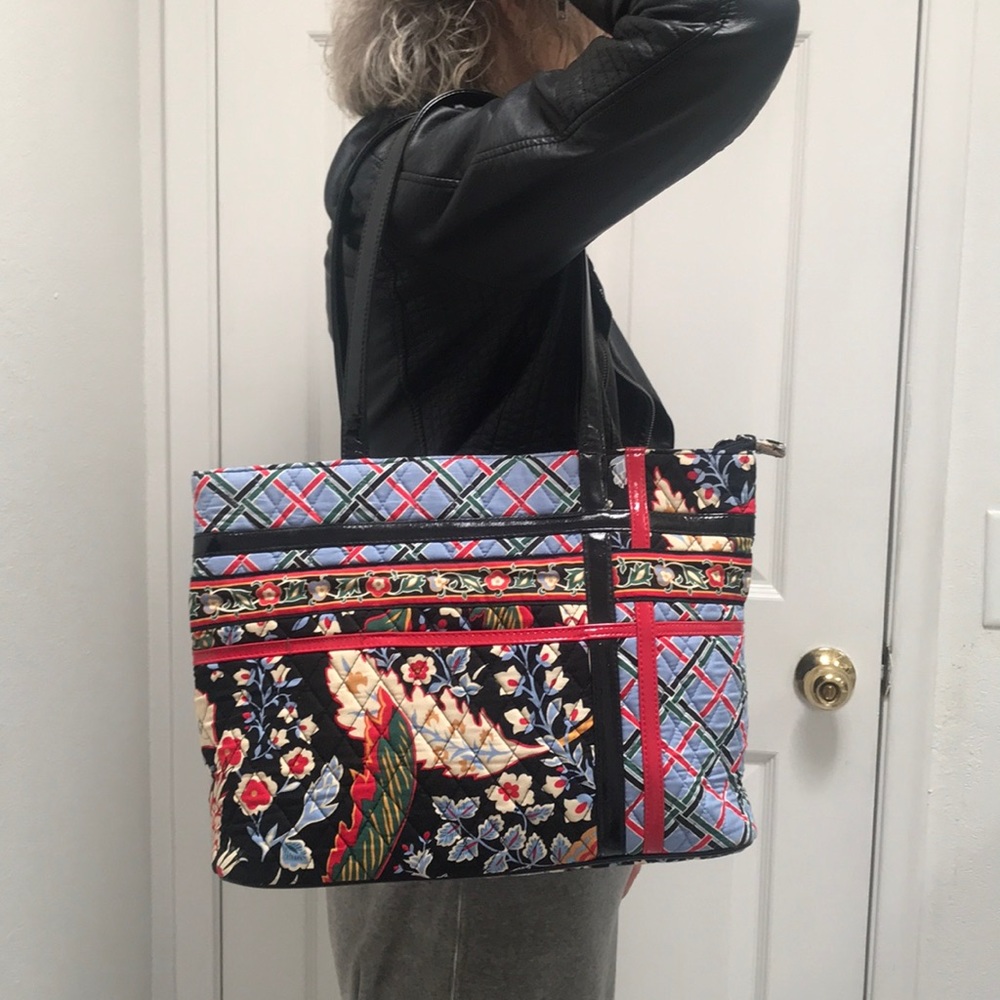 Lrg Pristine Vera Bradley Purse w/ leather accents